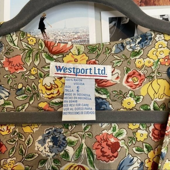 VINTAGE 90S FLORAL COTTAGECORE ASYMMETRICAL BUTTON FRONT SHORT SLEEVE ROMPER 6 - Picture 2 of 10